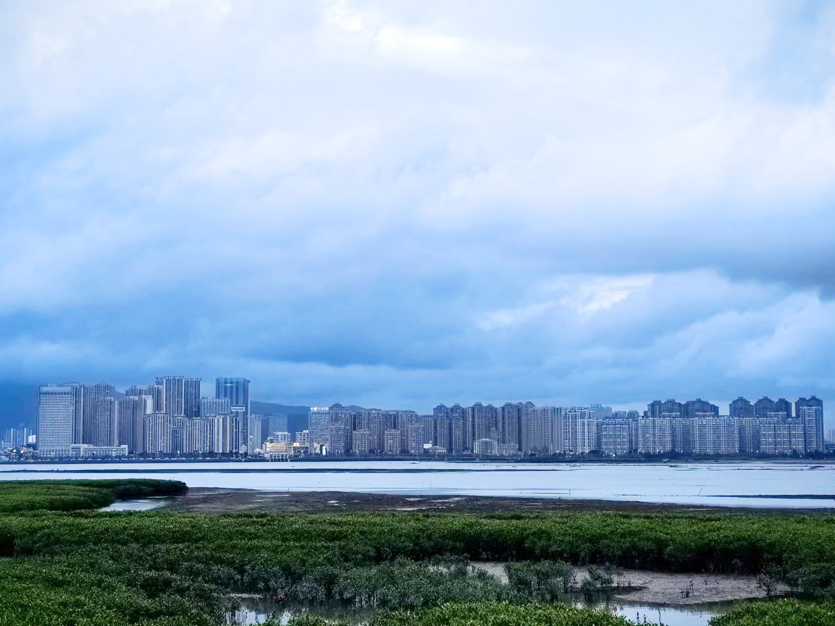 �����ع⣡Ȫ��һ�����ַ�߀�ڽ��r�����ֱ�������f����